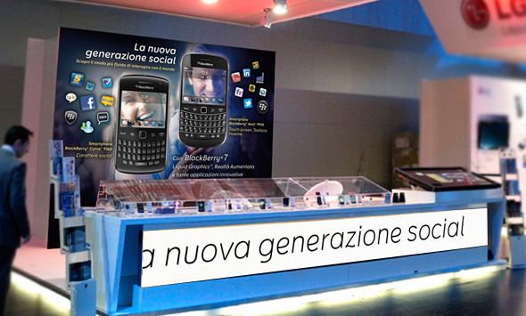 NMK firma lo stand BlackBerry alla convention TIM di Parigi