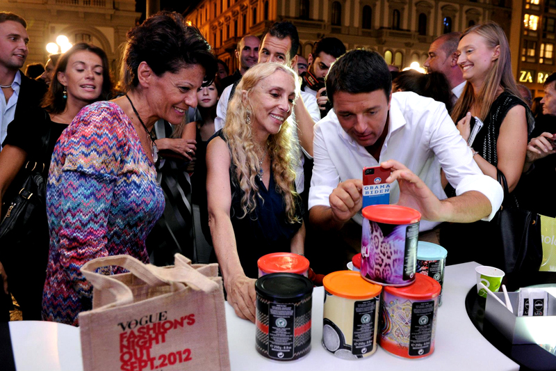 NMK con Lavazza al Vogue Fashion Night Out 2012 per la vendita della Limited Edition Lavazza ¡Tierra! per l’Africa